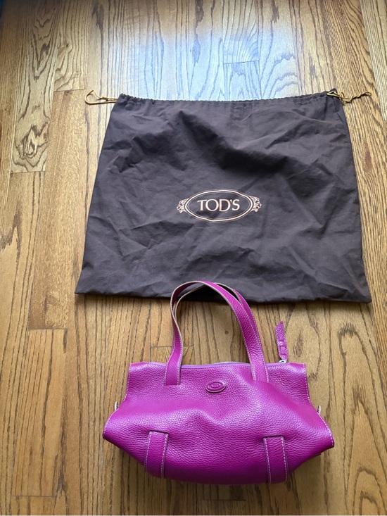 Tod's Handbags - TOD'S Fuchsia Pebbled Leather purse with dustbag preowned